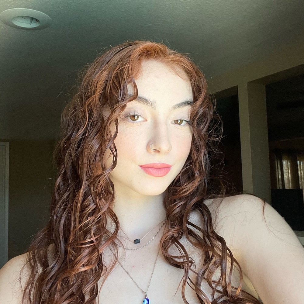 Meet your Posher, Alyssa
